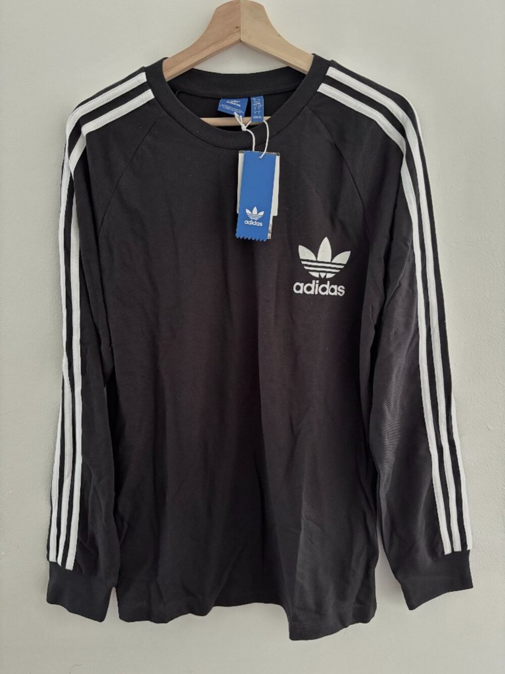 NWT Adidas Adicolor Classics 3-Stripes black and white  Long Sleeve Tee